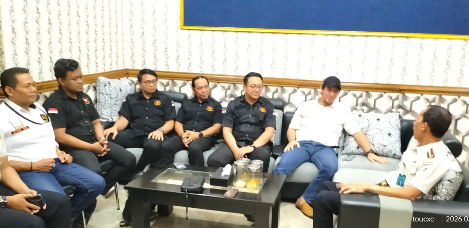 Teror Pembakaran Mobil Kades Viral di Medsos, Gelombang Dukungan Publik Menguat